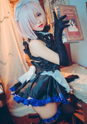 美女扒开胸露出奶头亲_1080P高清完整版