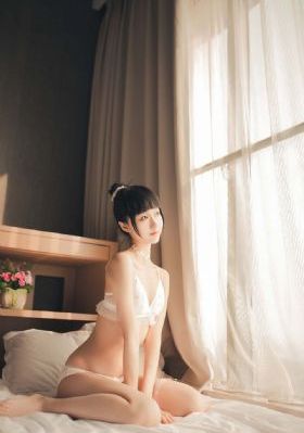 男模裸体走秀表演视频_BD英语免费在线观看