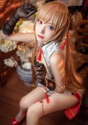 我趁女同桌睡觉摸她全身_720在线手机播放